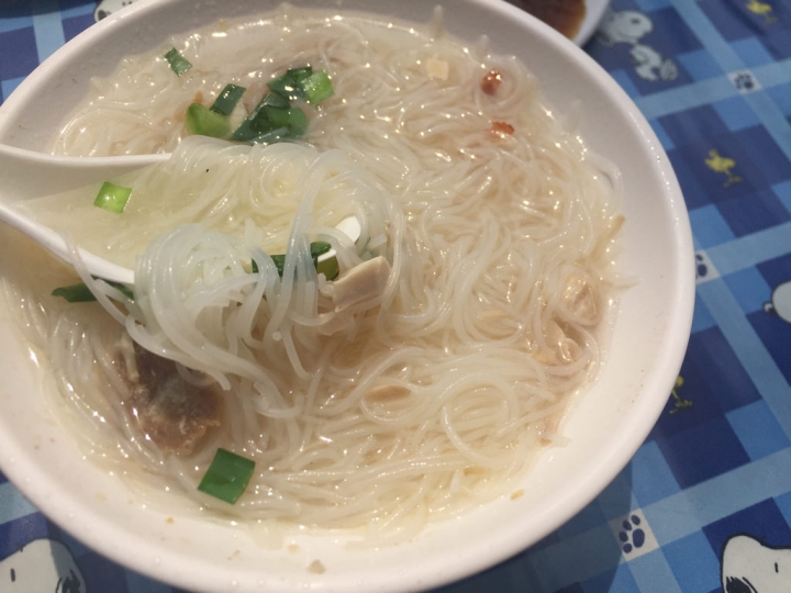 【食記】捷運北門站/大稻埕/迪化街/永樂市場美食。民樂旗魚米粉湯