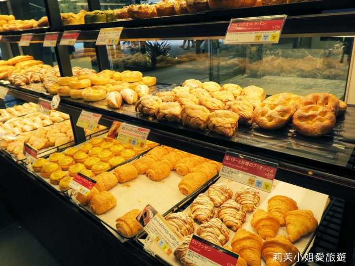 [美食] 日本 法國名廚侯布雄的麵包店及咖啡館Le Cafe de Joël Robuchon (新宿站)