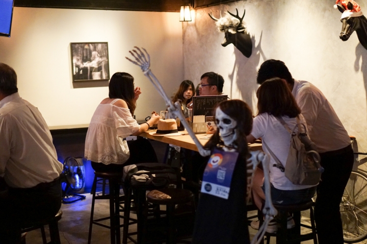 【美食|六張犁】Take Out Burger&Cafe美式餐廳,近通化夜市,隱藏版特製漢堡必點!