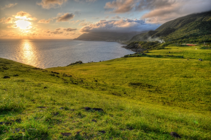 [遊記] 蘭嶼四天三夜 (東清灣 青青草原 祈禱山 拼板舟 日出日落.......)