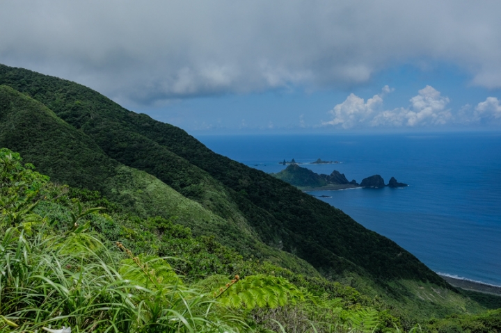 [遊記] 蘭嶼四天三夜 (東清灣 青青草原 祈禱山 拼板舟 日出日落.......)