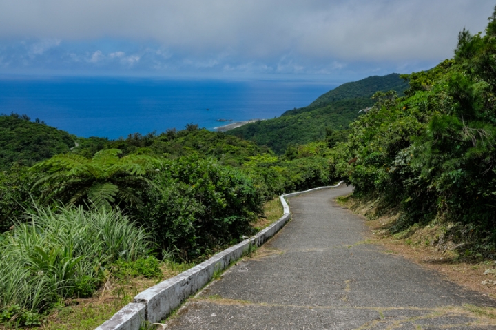 [遊記] 蘭嶼四天三夜 (東清灣 青青草原 祈禱山 拼板舟 日出日落.......)