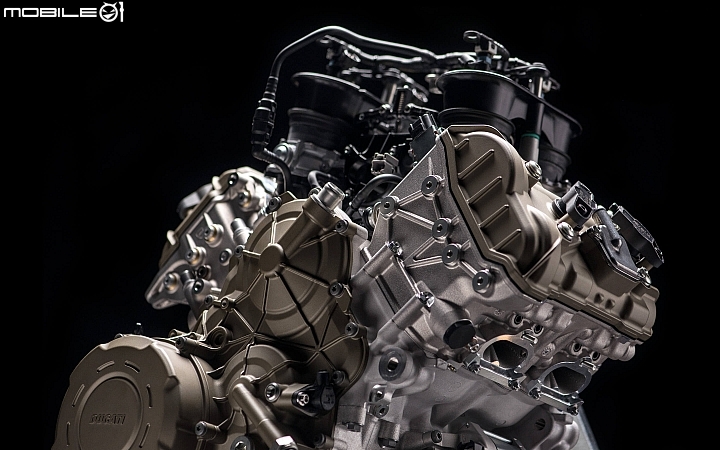 [快訊]聲浪新紀元！DUCATI 市售化 V4 引擎 DESMOSEDICI STRADALE 正式登場，新車款 Panigale V4 箭在弦上！