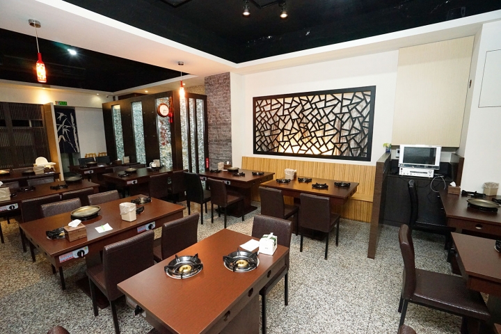 【台南吃到飽】一鼎鍋環河店｜新店報到！10/5開幕兩人同行一人免費／新型態吃到飽／春川炒雞、韓式部隊鍋吃到飽／打卡再送花雕雞／肉品自助吧飲料無限放題