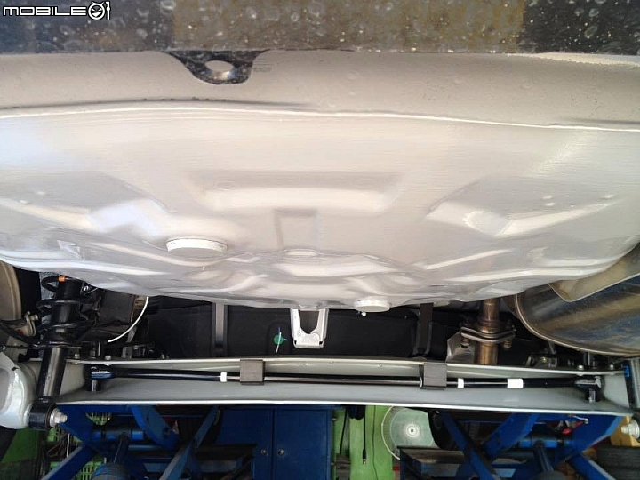 2017altis 精緻 自行塗上防鏽漆 加裝避震強化止震膠緩衝墊 噴上輪供隔音膠