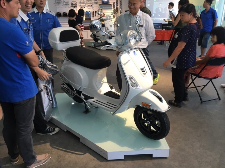 2017最新 VESPA LX i-get引擎版+半專業開箱文