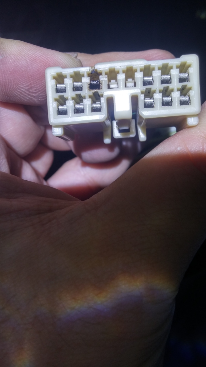 電動窗開關總成熱熔?