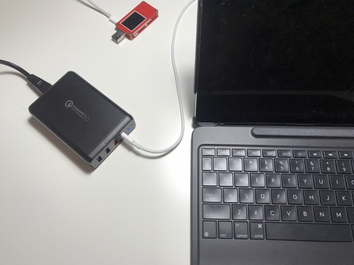 開箱文-10.5寸 iPad Pro / Logitech Slim Combo / EnergieMax PD 充電器