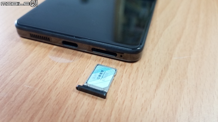[開箱]Essential Phone 安卓之父Andy Rubin 設計款手機 簡單分享~
