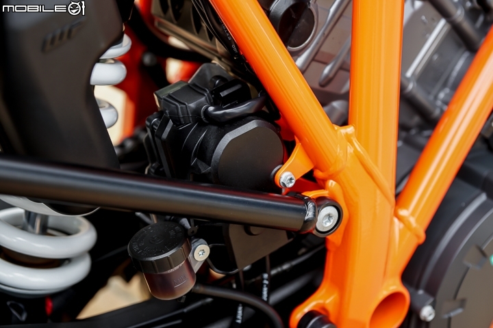 猛獸也能很紳士 KTM 1290 SuperDuke GT 試駕