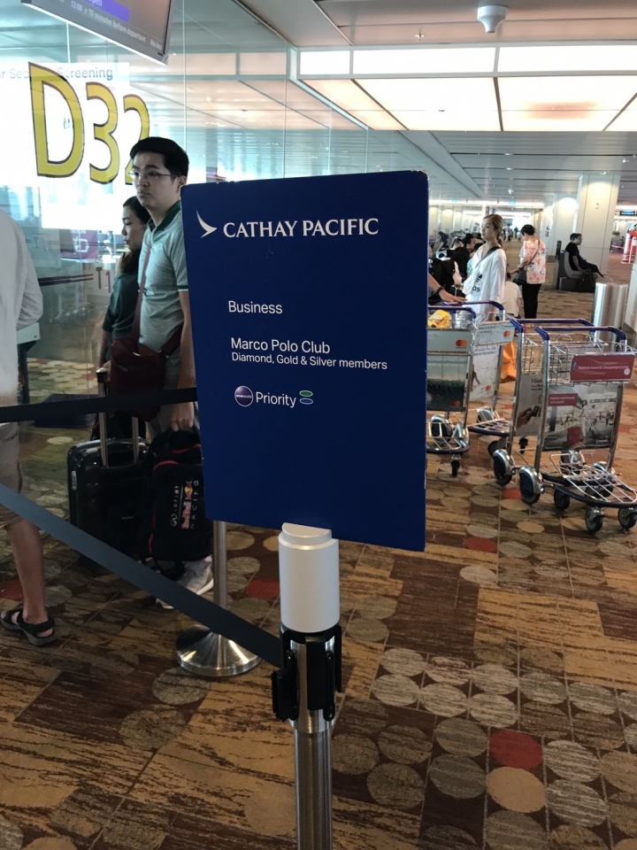 飛行紀錄:新加坡-香港 國泰首架A350 CX690 商務艙