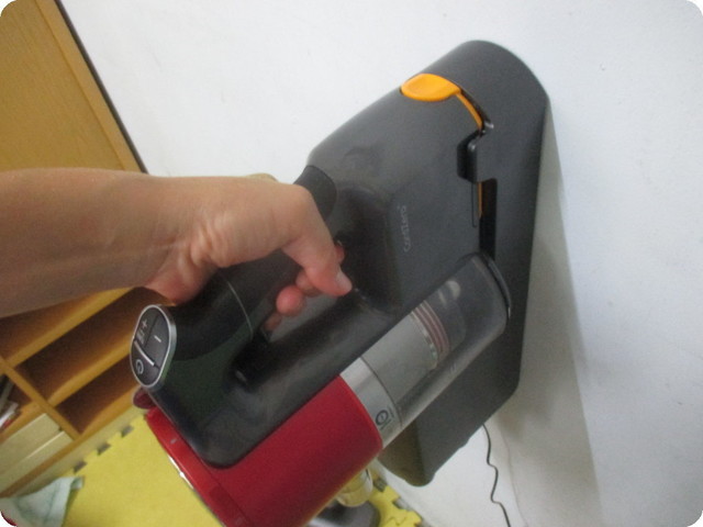 (開箱) {獨占鰲頭}多功能吸頭組{強猛勇又耐超}【"LG CordZero A9無線吸塵器"】(時尚紅)~深深讓我愛不釋手。