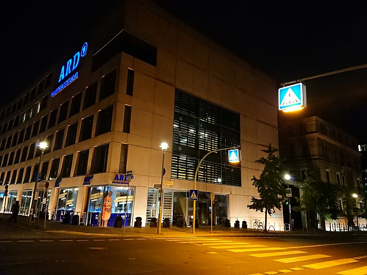 [同場] Xperia XZ1 vs Galaxy Note 8 日夜拍照比較