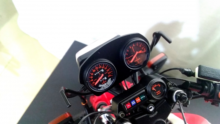 十年磨一劍，1/6比例的合金大傢伙Autoart 1/6曠世傑作機 CB1100R RD