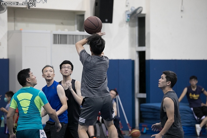 9/5 19:00 下班一起來打球！小惡魔徵球友 一起到內湖室內球場鬥牛！