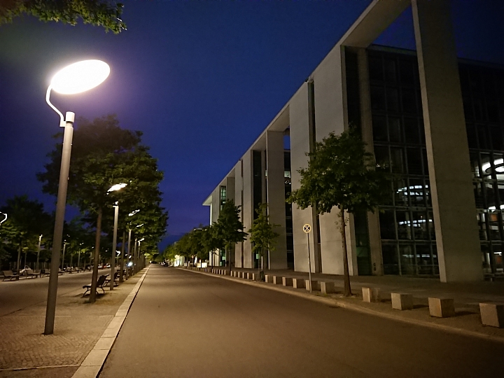 [同場] Xperia XZ1 vs Galaxy Note 8 日夜拍照比較