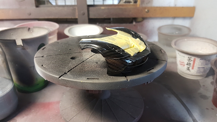 [Aoshima 1:24] 青島 風神 Pagani Huayra  對稱斜紋碳纖維 X 金屬藍（固定全開）