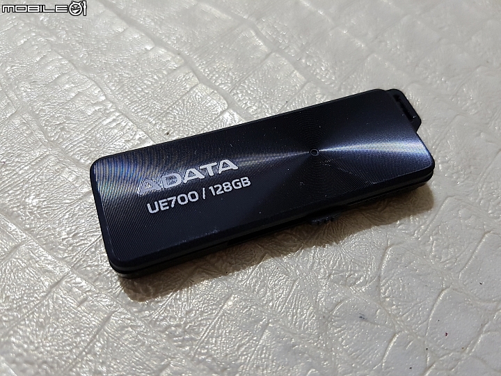ADATA 威剛 UE700 128G USB3.0行動碟 簡測