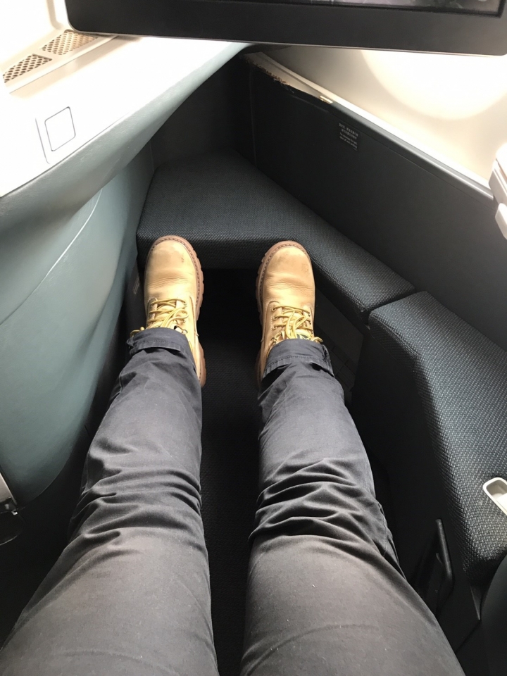 飛行紀錄:新加坡-香港 國泰首架A350 CX690 商務艙