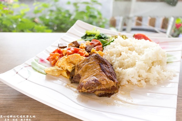 高雄鳳山︱禾郡嫩骨飯鳳山國中附近特色便當店!