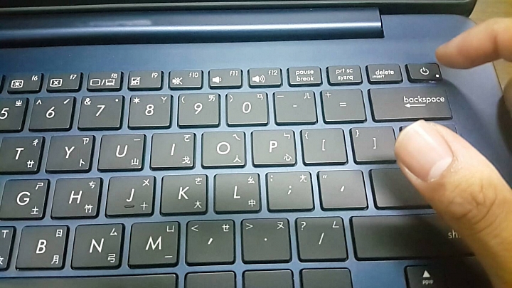 (10/2更新)(已換新機)Zenbook UX430UQ 災情 40天新機已維修3次
