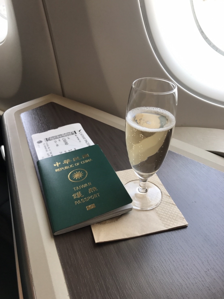 飛行紀錄:新加坡-香港 國泰首架A350 CX690 商務艙