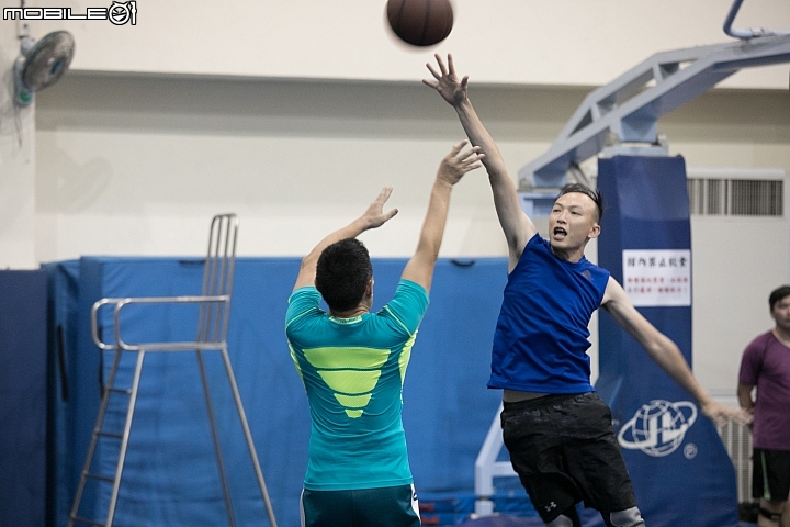 9/5 19:00 下班一起來打球！小惡魔徵球友 一起到內湖室內球場鬥牛！