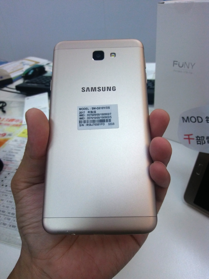 SAMSUNG J7 Prime微開箱（#13有照片）