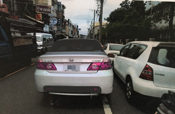 請問這是哪一款本田車  我怎麼沒印象