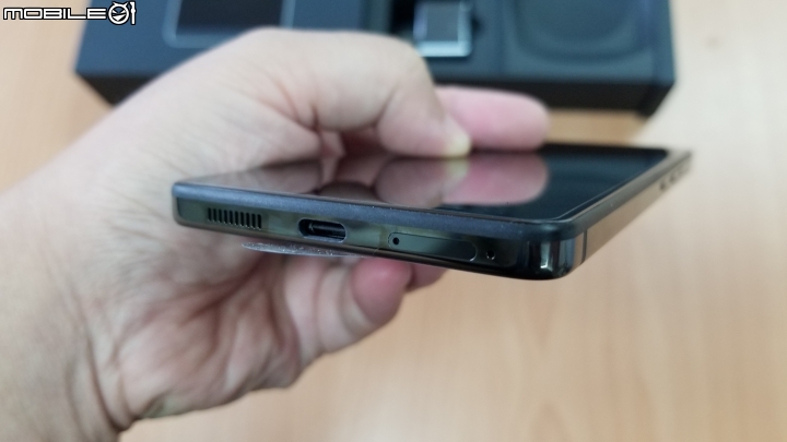 [開箱]Essential Phone 安卓之父Andy Rubin 設計款手機 簡單分享~