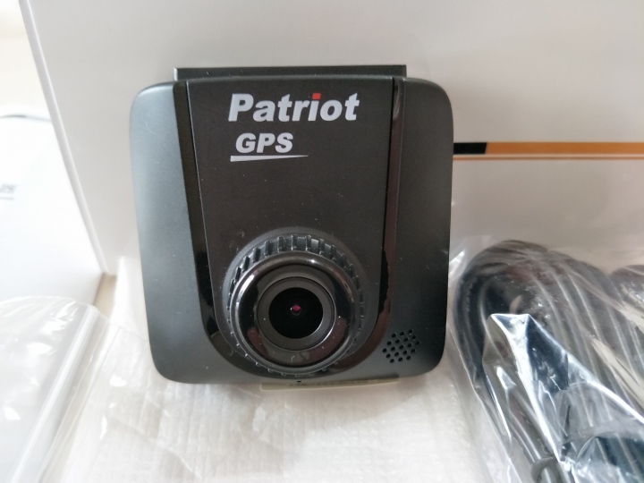 (開箱) 愛國者 S300G GPS專業測速行車記錄器