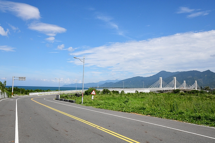 Nikon D850跟著鳥兒飛，忽然想乘著風兒飛，迷人總是在墾丁。