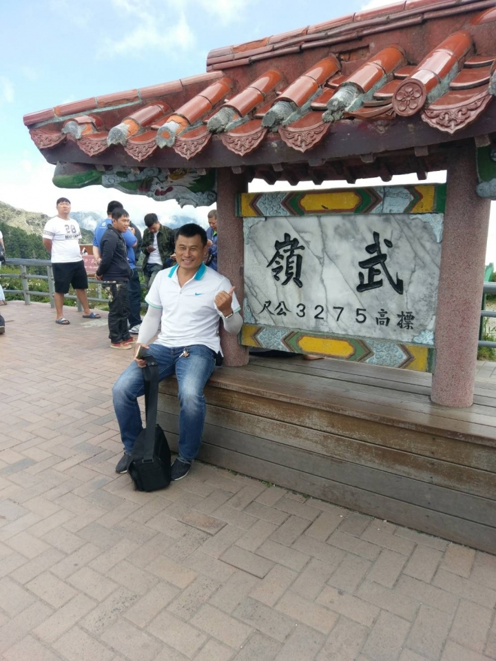 兩個大叔+一位大嬸還有豬小弟........的找尋回憶之旅！