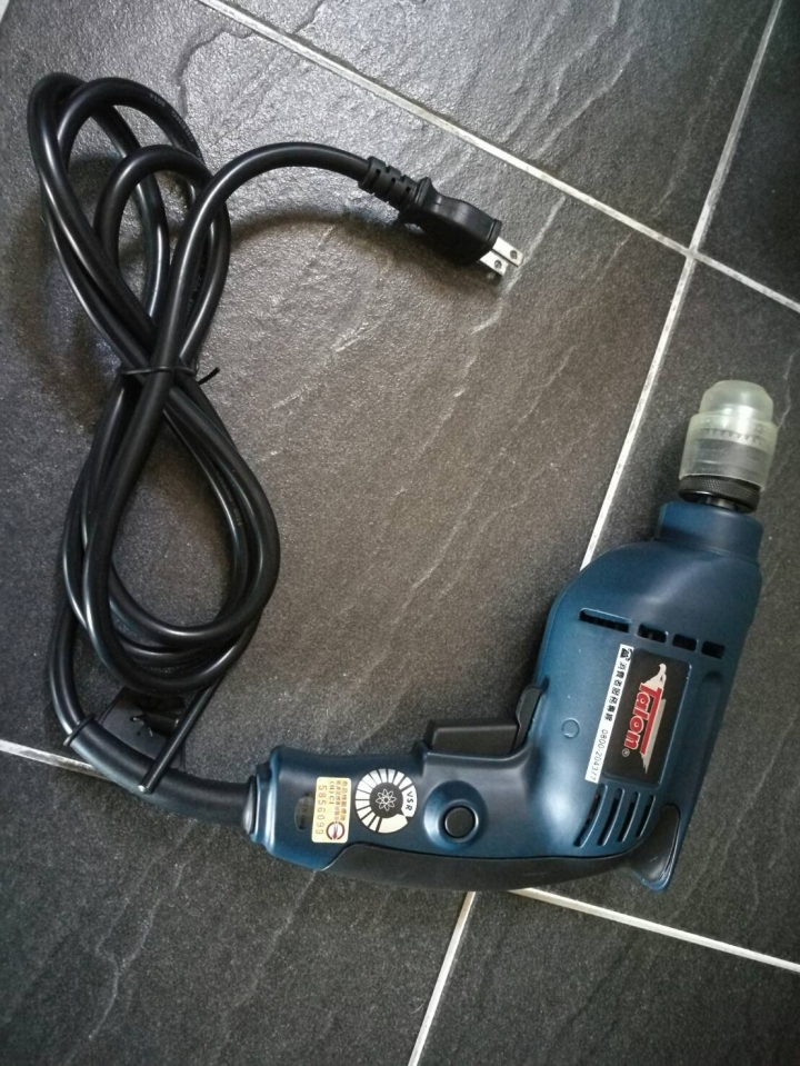 買了電鑽要鑽孔卻鑽不了