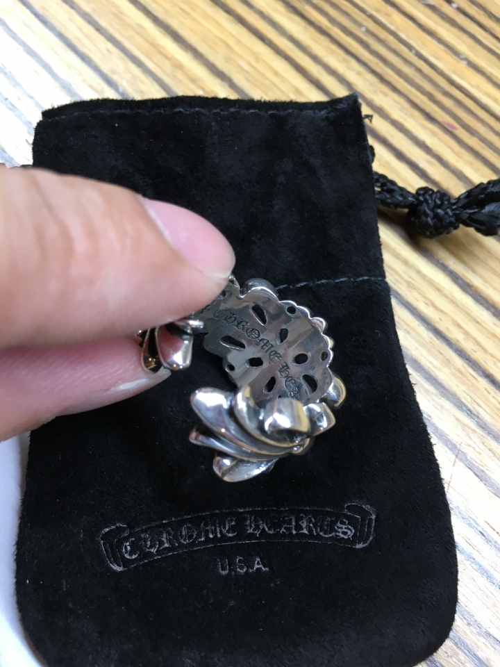 請問Chrome Hearts真假？