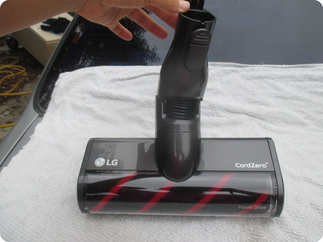 (開箱) {獨占鰲頭}多功能吸頭組{強猛勇又耐超}【"LG CordZero A9無線吸塵器"】(時尚紅)~深深讓我愛不釋手。