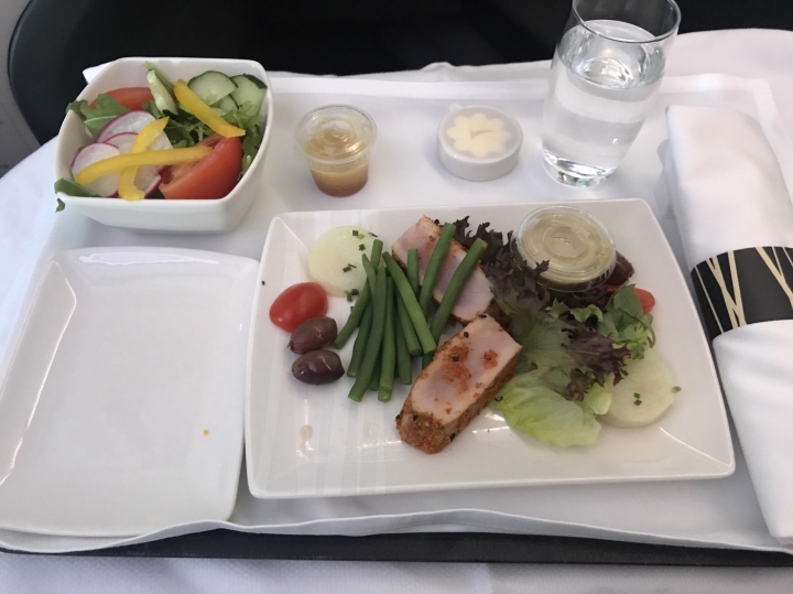 飛行紀錄:新加坡-香港 國泰首架A350 CX690 商務艙
