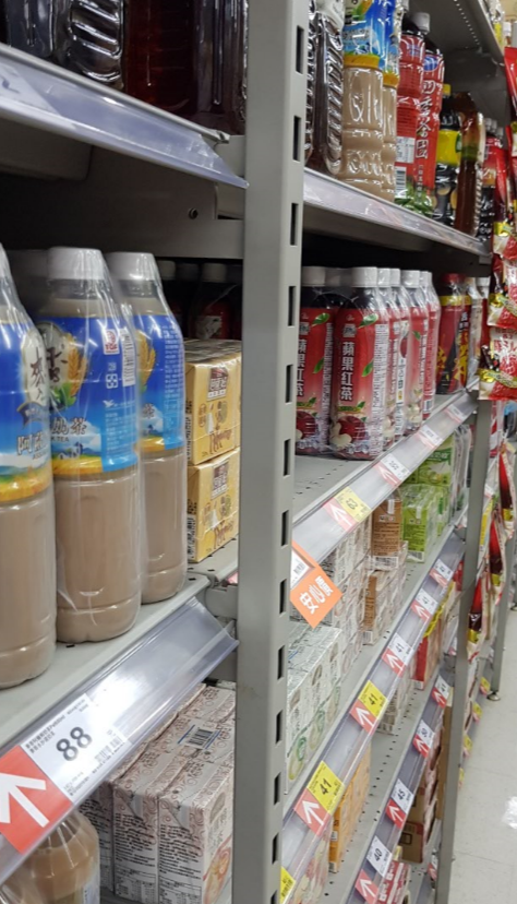 家樂福使用的架貨那裡買 ?