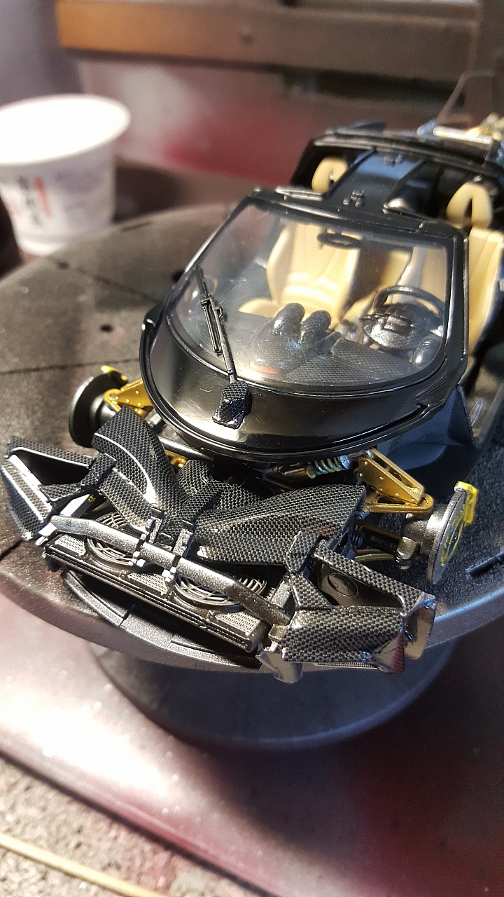 [Aoshima 1:24] 青島 風神 Pagani Huayra  對稱斜紋碳纖維 X 金屬藍（固定全開）