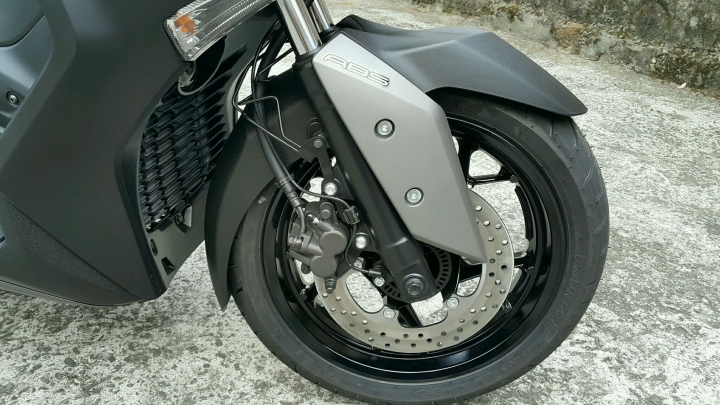生日禮物終於到了 YAMAHA XMAX 300