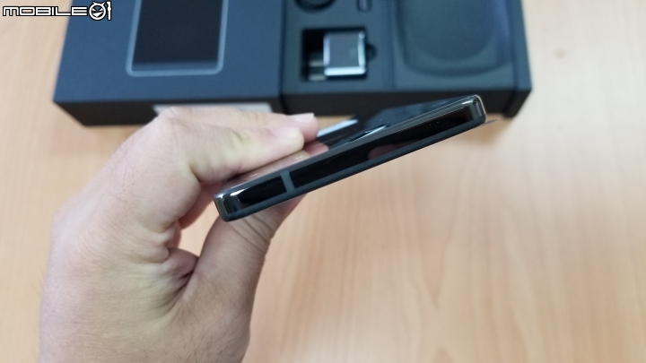 [開箱]Essential Phone 安卓之父Andy Rubin 設計款手機 簡單分享~