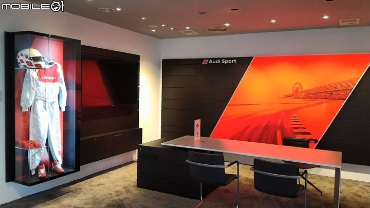 Audi 原廠頂級服務（拖吊回原廠補胎）