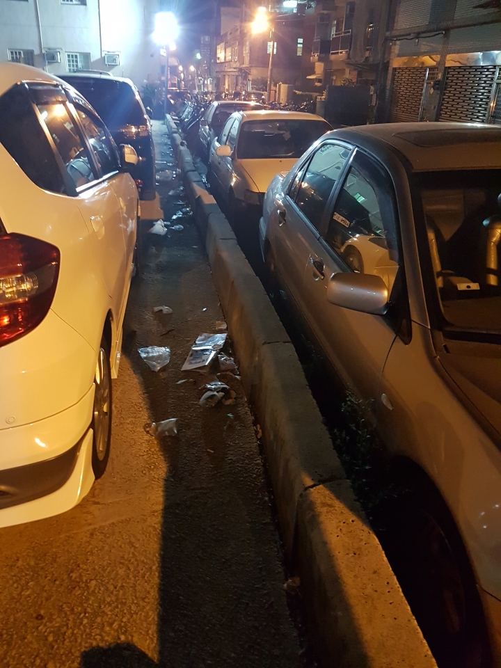 停車場周邊紅線設置規定疑問