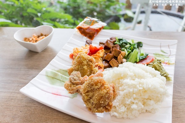 高雄鳳山︱禾郡嫩骨飯鳳山國中附近特色便當店!