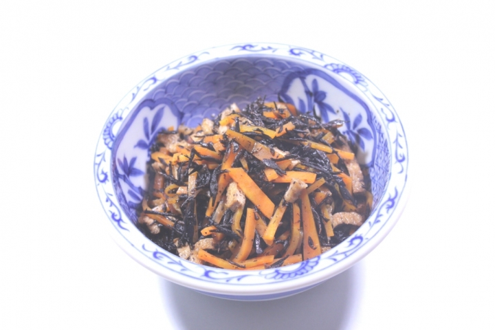 【我家餐桌上的日本料理之六】 餐桌上的常客滷鹿尾菜