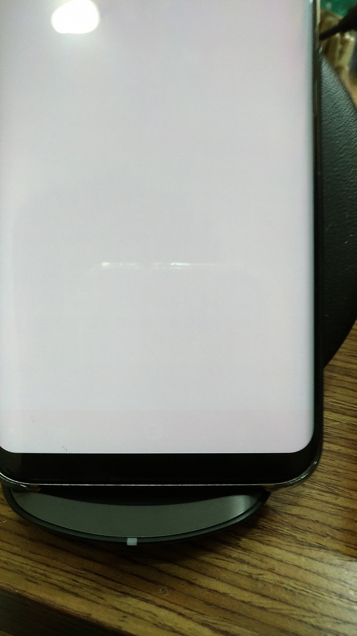 S8+ 使用三四個月~螢幕上下邊都烙印(原廠已換新螢幕，電池)
