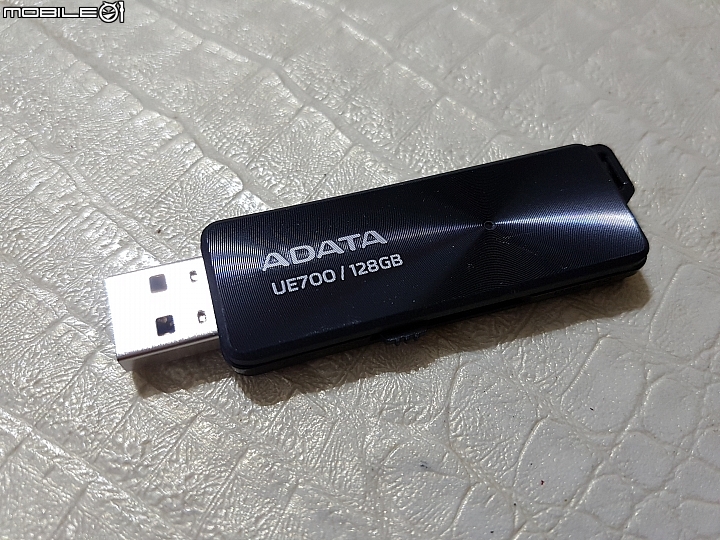 ADATA 威剛 UE700 128G USB3.0行動碟 簡測