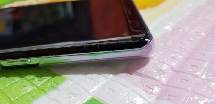 某牌 NOTE8 3D玻璃貼使用感想 抱怨文