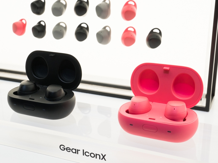 三星Gear IconX-2018動耳聽  電量跟音質有進化