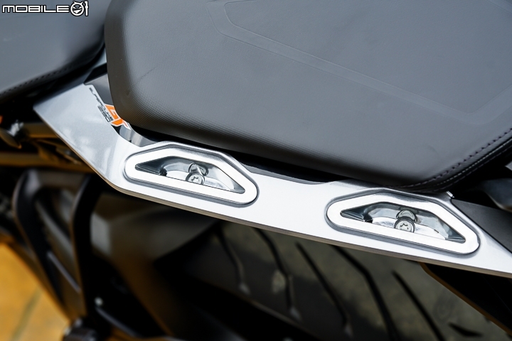 猛獸也能很紳士 KTM 1290 SuperDuke GT 試駕